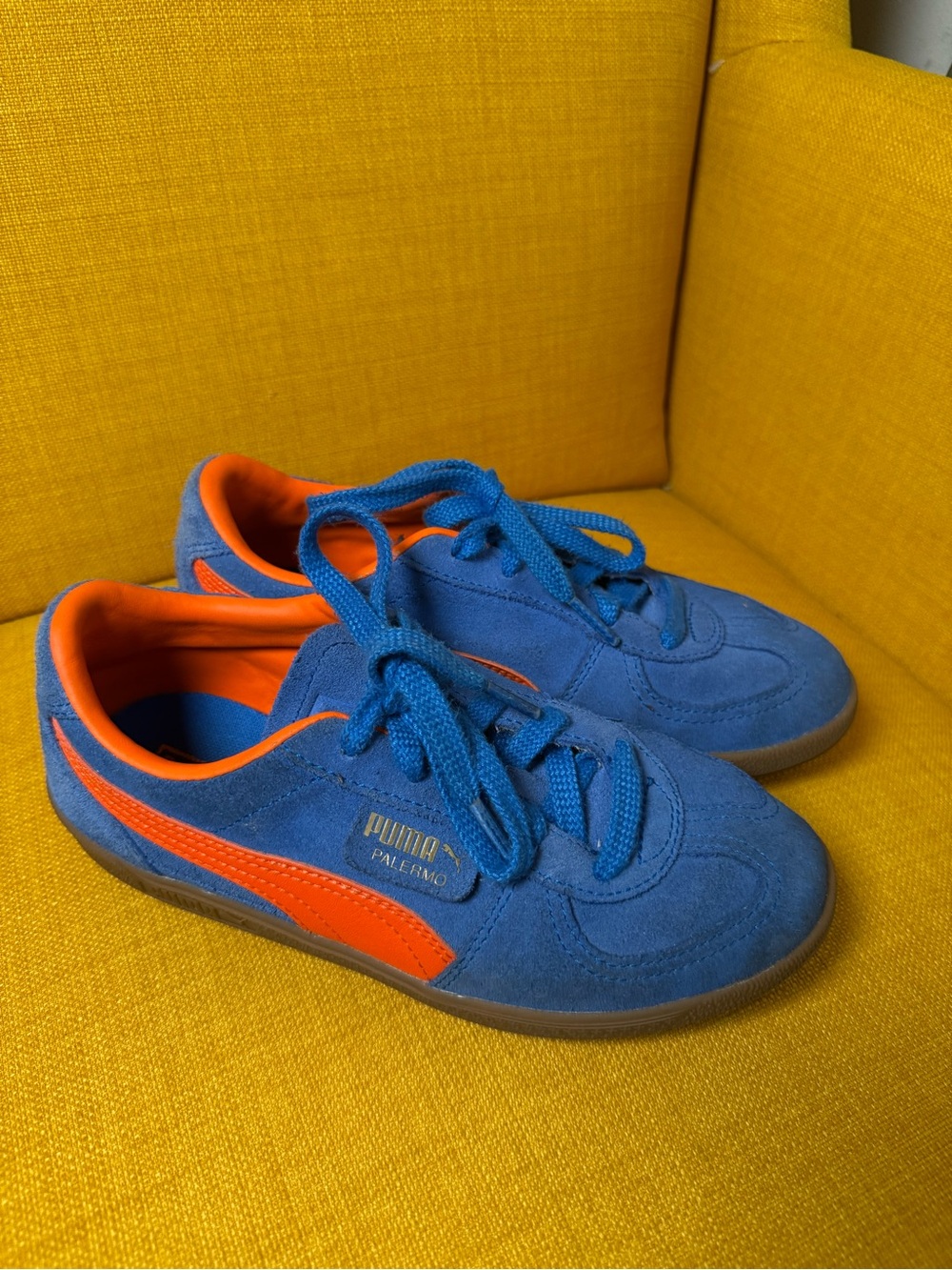 Puma Big Kids Palermo Blue Suede Sneakers with Orange Accent Size 3.5 with a box